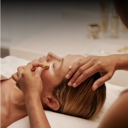 雅诗兰黛首座「肌肤长寿科学研究